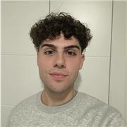 Profesor de matemáticas recien salido del instituto para poder dar clase de niveles basicos como la ESO y PRIMARIA